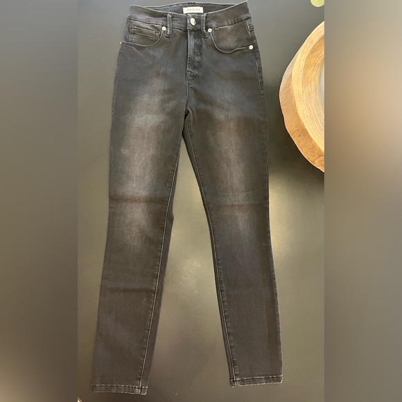 Good American Good Legs Crop 🩵 Size 26 - Picture 2 of 4